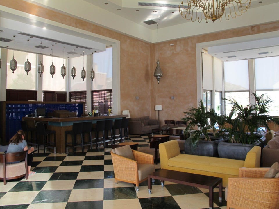 Abends mit Musik und Gesang Atlantica Belvedere Resort