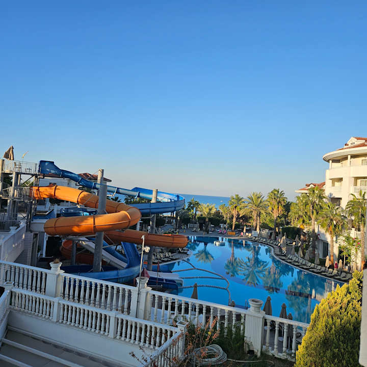 Außenansicht Alba Queen Hotel