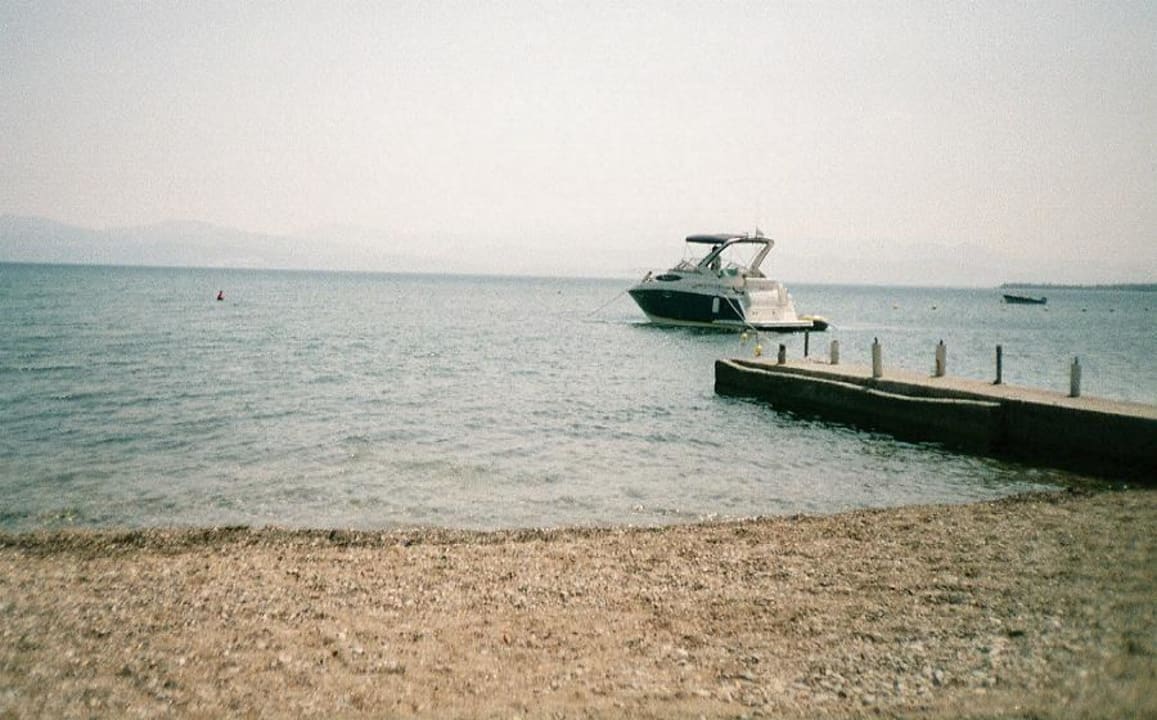 Schiff vor Anker Hotel Miramare