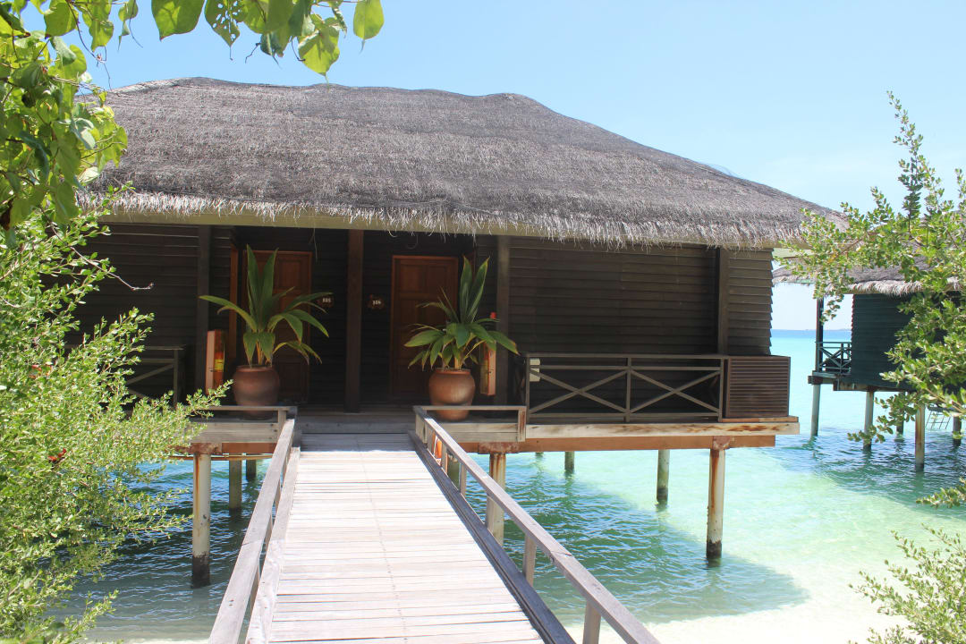 Wasservilla auf der Lagunenseite Kuramathi Maldives