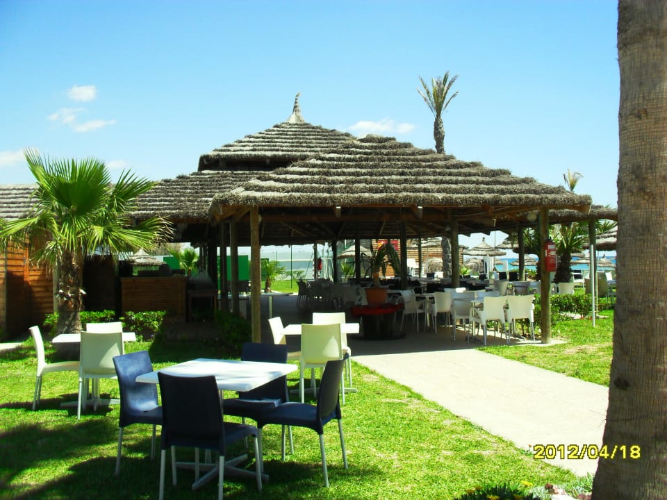 Bar Nozha Beach Resort & Spa