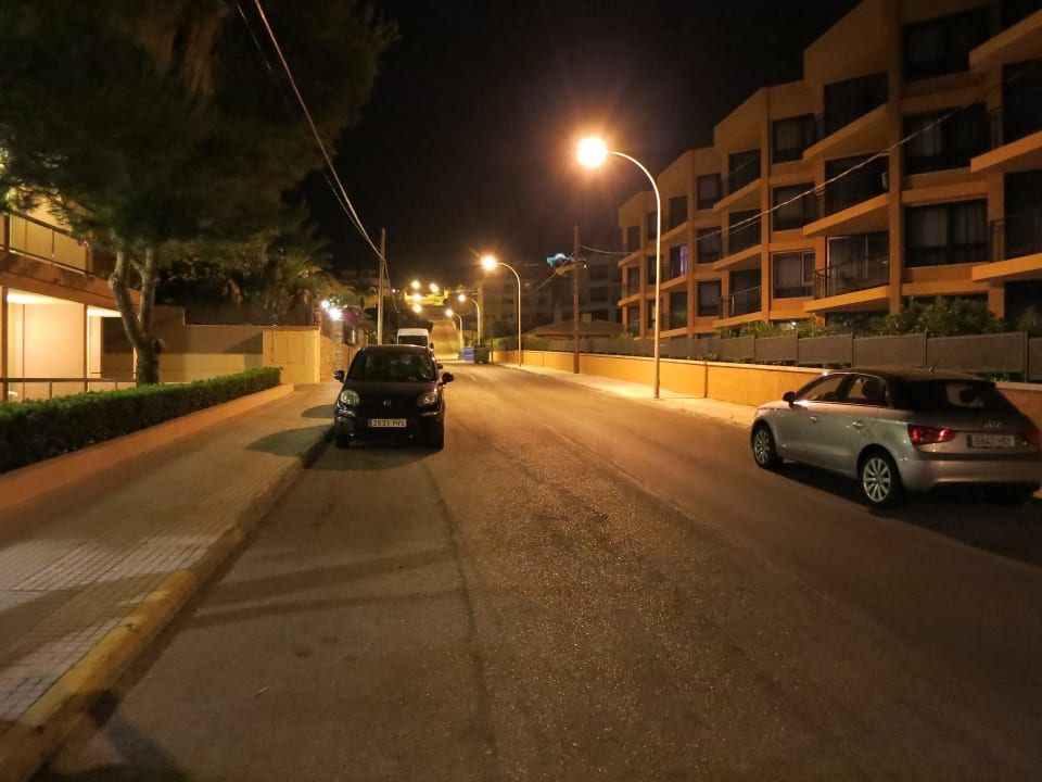 Strasse vor Hotel Protur Turo Pins Hotel