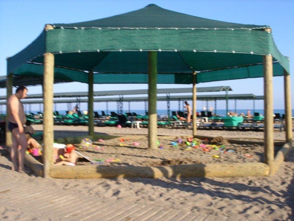 Der neue Kinderspielplatz am Strand Belek Beach Resort Hotel