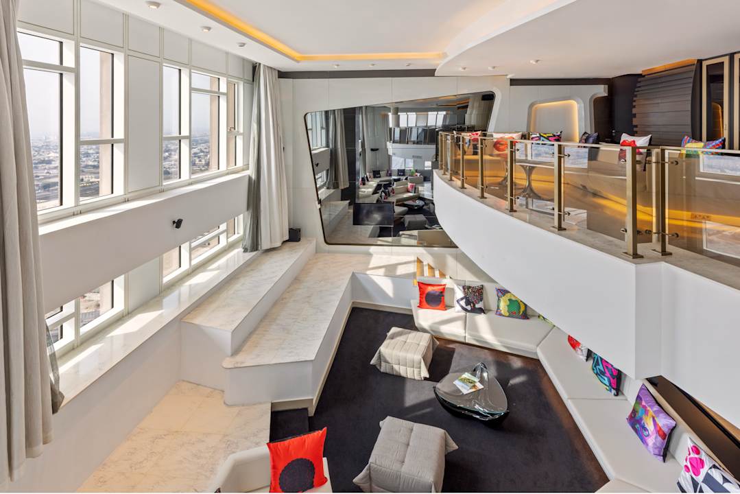 Zimmer V Hotel Dubai, Curio Collection by Hilton