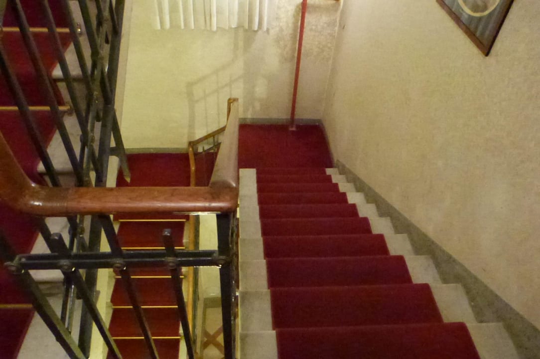 Flur Grand Hotel Olympic Aurum