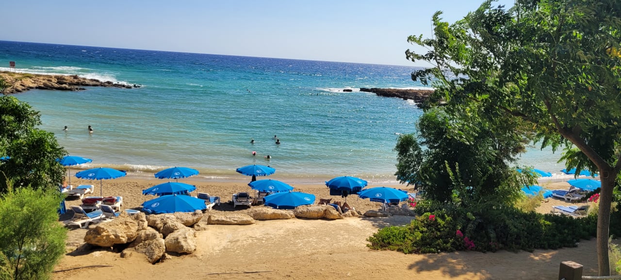 Strand Crystal Springs Beach Hotel