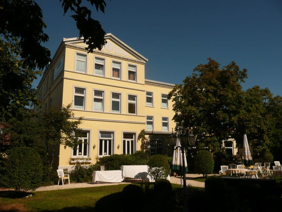 Hotel - Vorderansicht Parkhotel Wangerooge