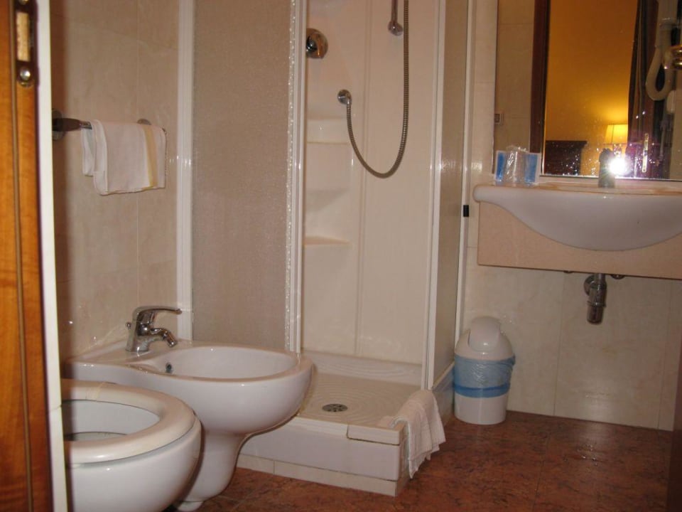 Санузел Angel Hotel