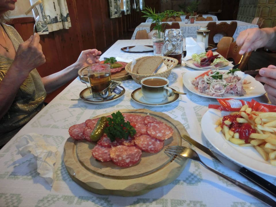 Lecker Brotzeit Gasthof Hösch