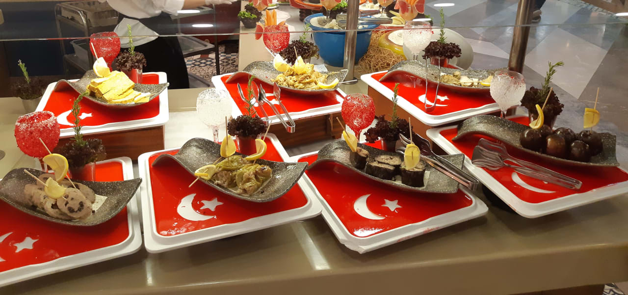 Gastro Saturn Palace Resort Hotel