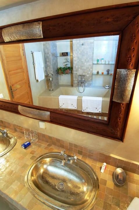 Salle de bain de Hyacinthe, la plus grande suite Guest House Dar Victoria