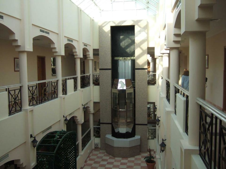 Innenansicht Al Seef Beach Hotel