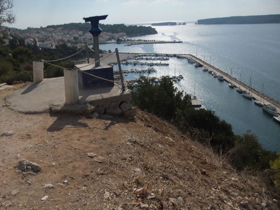 Blick aus dem Aussichtspunkt unten beim Parkplatz Hotel Philip