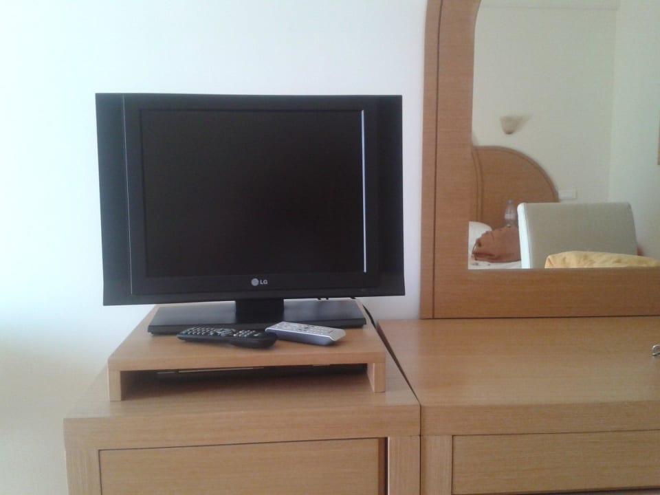 Flatscreen und DVD/CD-Player Hotel Kalithea Horizon Royal