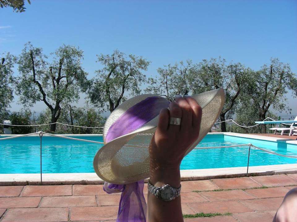 Pool mit Hut Villa Le Rondini