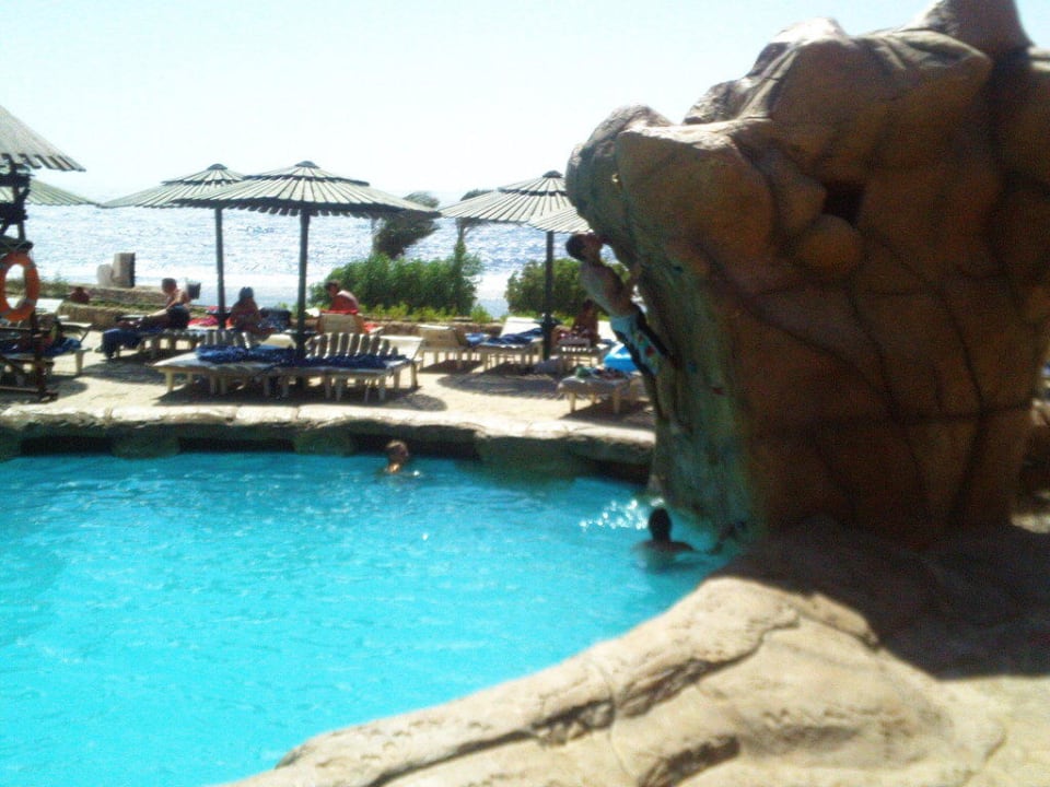 Climbing wall Hotel Hauza Beach Resort