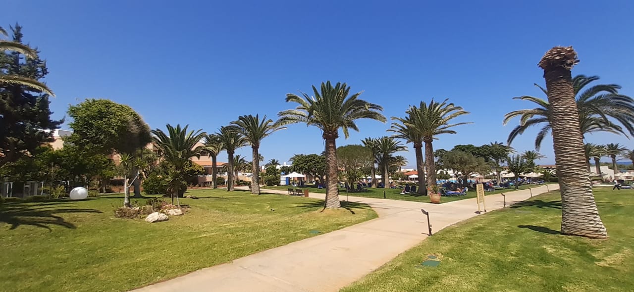 Gartenanlage Anissa Beach & Village
