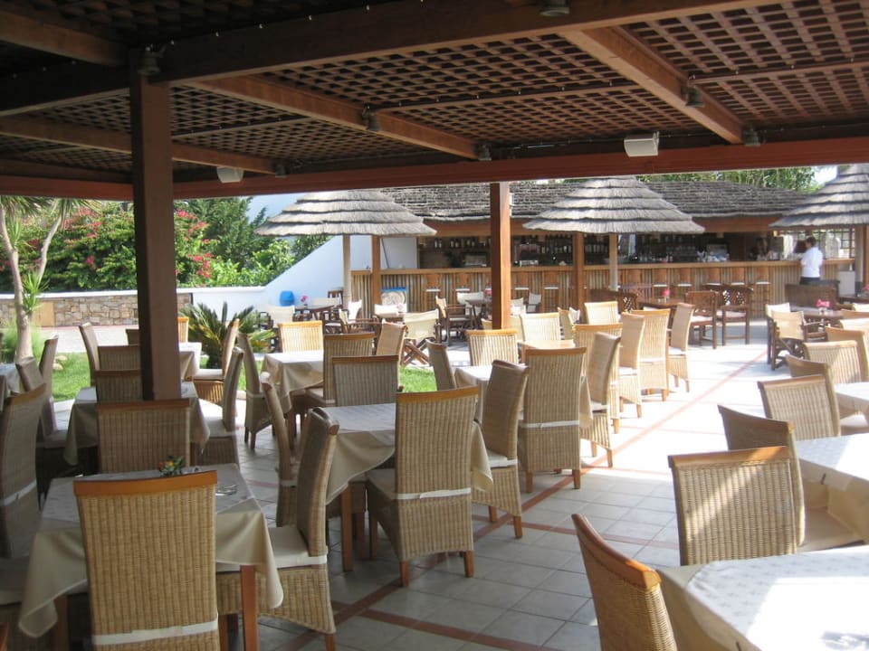 Restaurant Außenbereich  Naxos Resort Beach Hotel