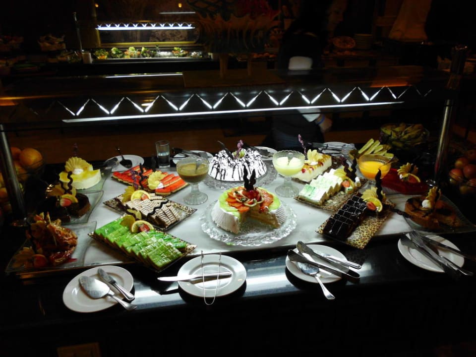 Nachtischbüffet im italienischen Restaurant Pickalbatros Alf Leila Wa Leila Resort - Neverland Hurghada