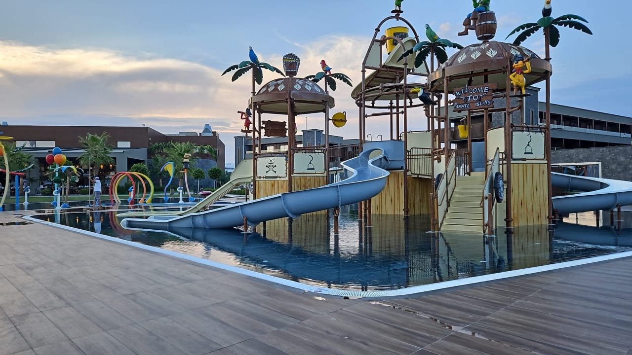 Pool Jacaranda Luxury Resort