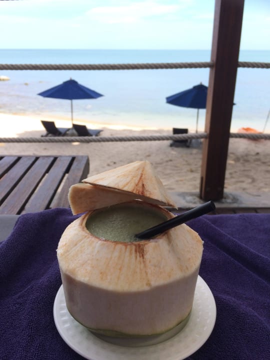 Liegeflächen am Strand mit Service SAii Koh Samui Villas (adult only 12+)