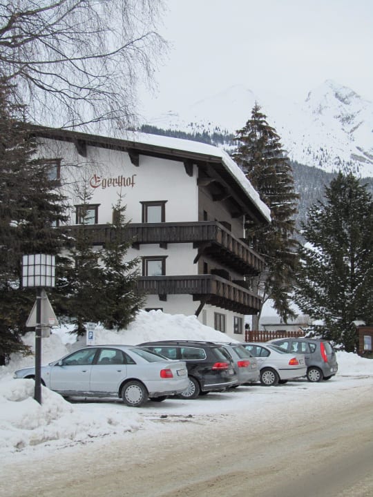 Parkplätze vor der Tür Hotel Egerthof