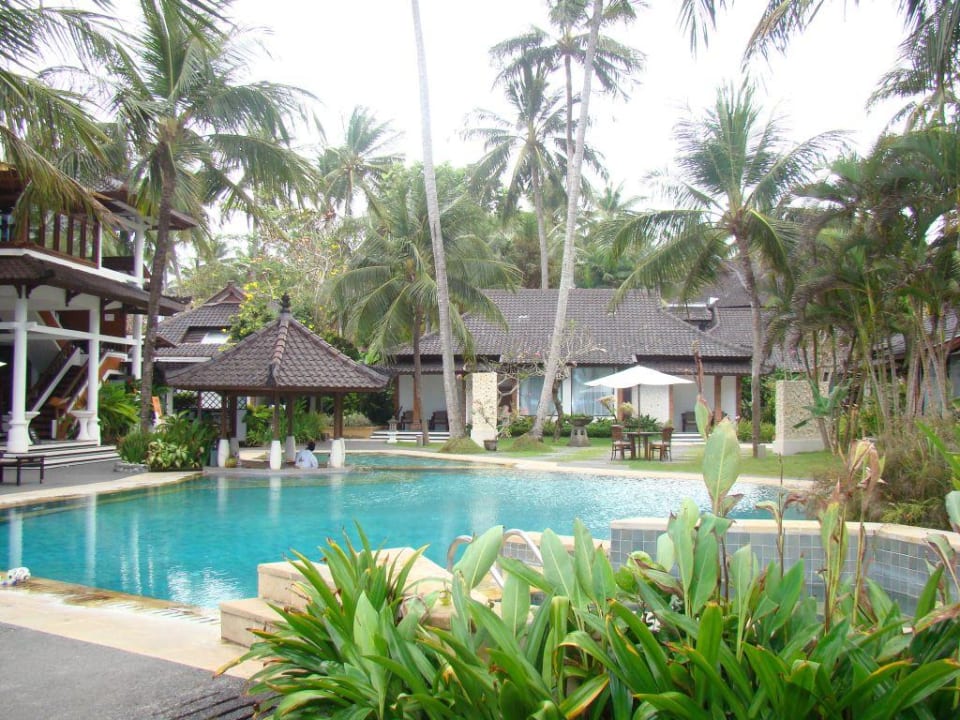 Poolbar Candi Beach Resort and Spa
