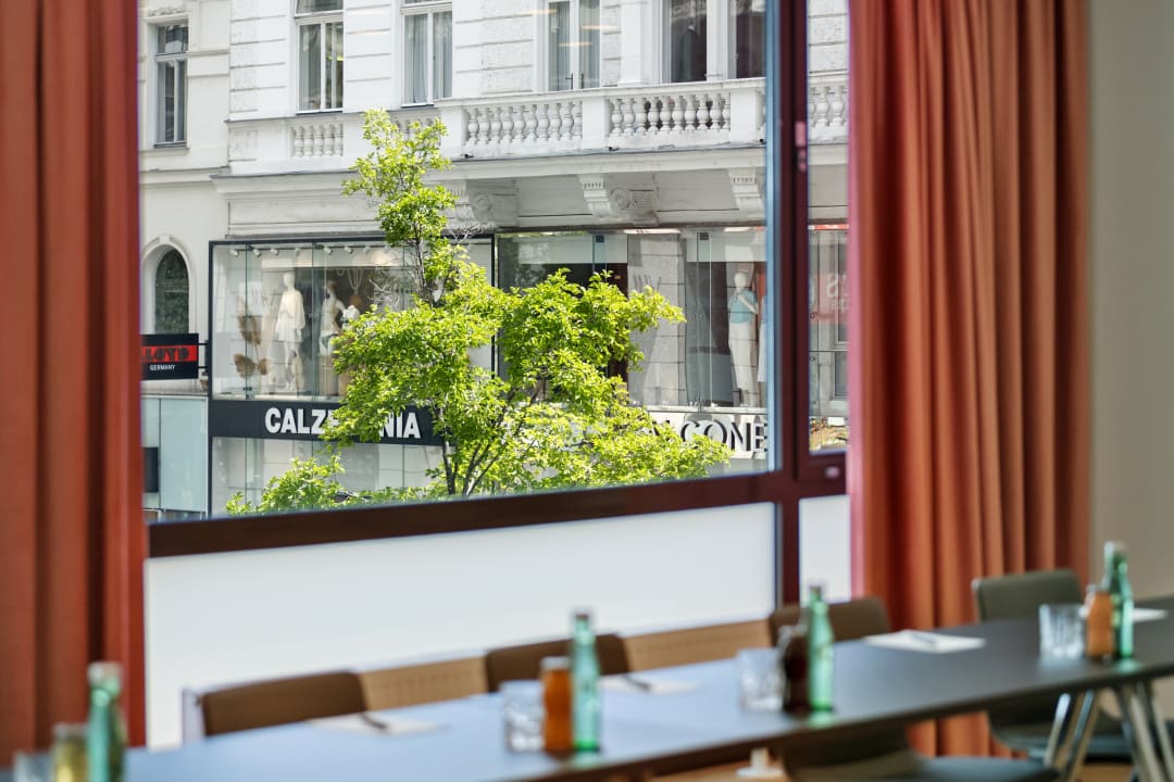 Ausblick Hotel Astoria Vienna, Curio Collection by Hilton