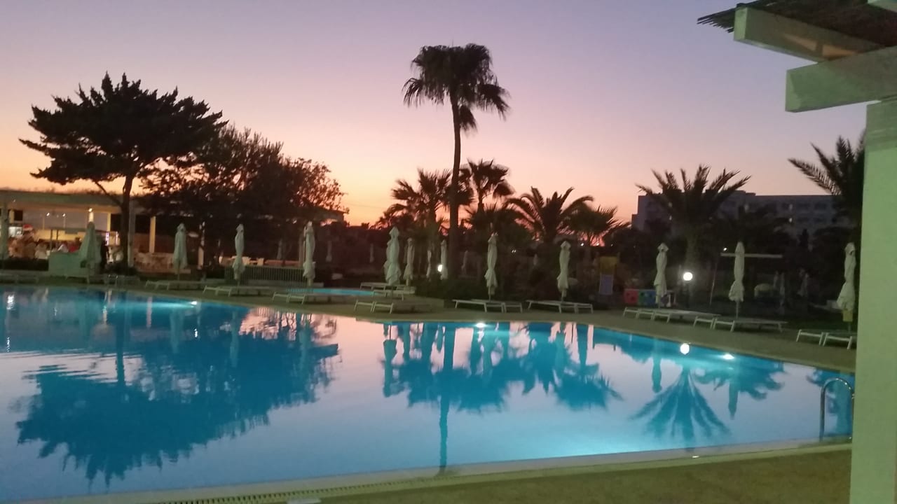 Pool Crystal Springs Beach Hotel