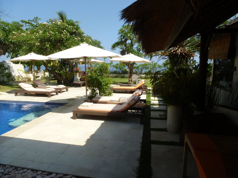 Sonnenliegen Hotel Frangipani Beach Villas