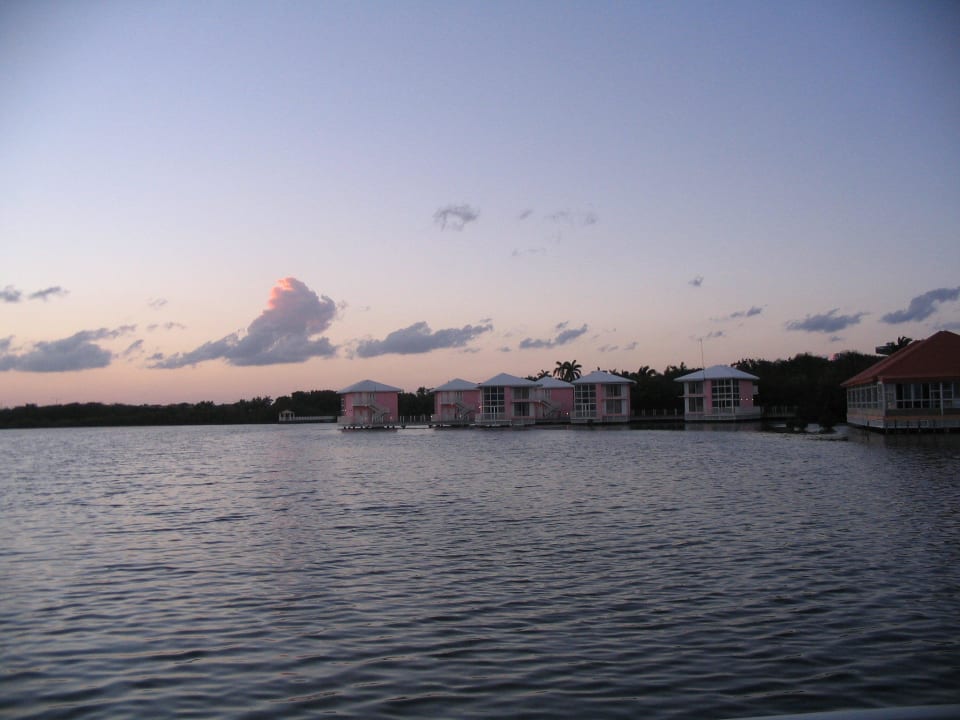Blick auf die Lagunen-Häuser Hotel Melia Cayo Coco - Adults only