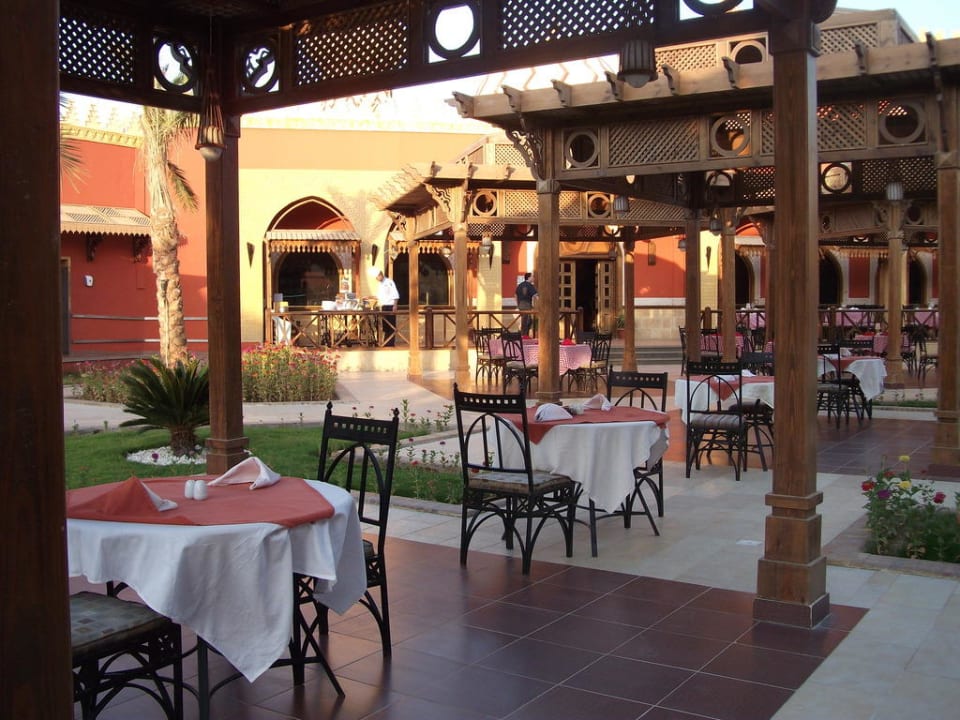 Außenbereich der Restaurants Pickalbatros Alf Leila Wa Leila Resort - Neverland Hurghada
