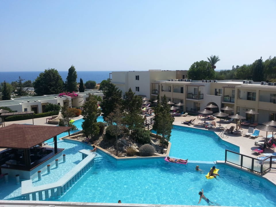 Poolanlage alltoura Club Hotel Kiotari Miraluna