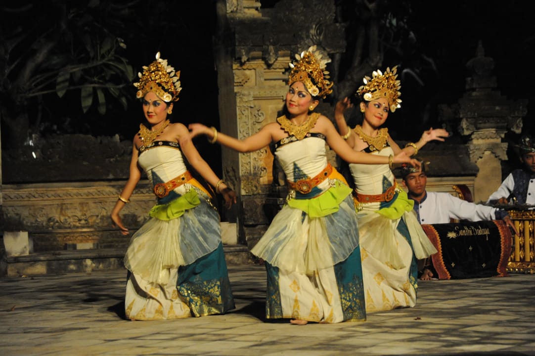 Abendvorstellung Hotel Matahari Beach Resort & Spa