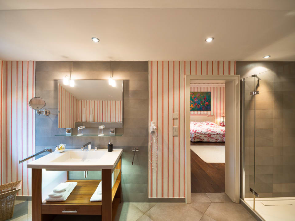 Zimmer Schloss Saareck Gästehaus