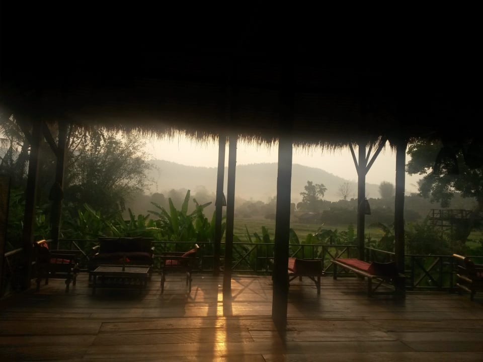 Frühstück mit super Blick Hotel Lisu Lodge