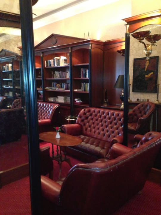 Bibliothek Ferienwohnungen Haus Kastell