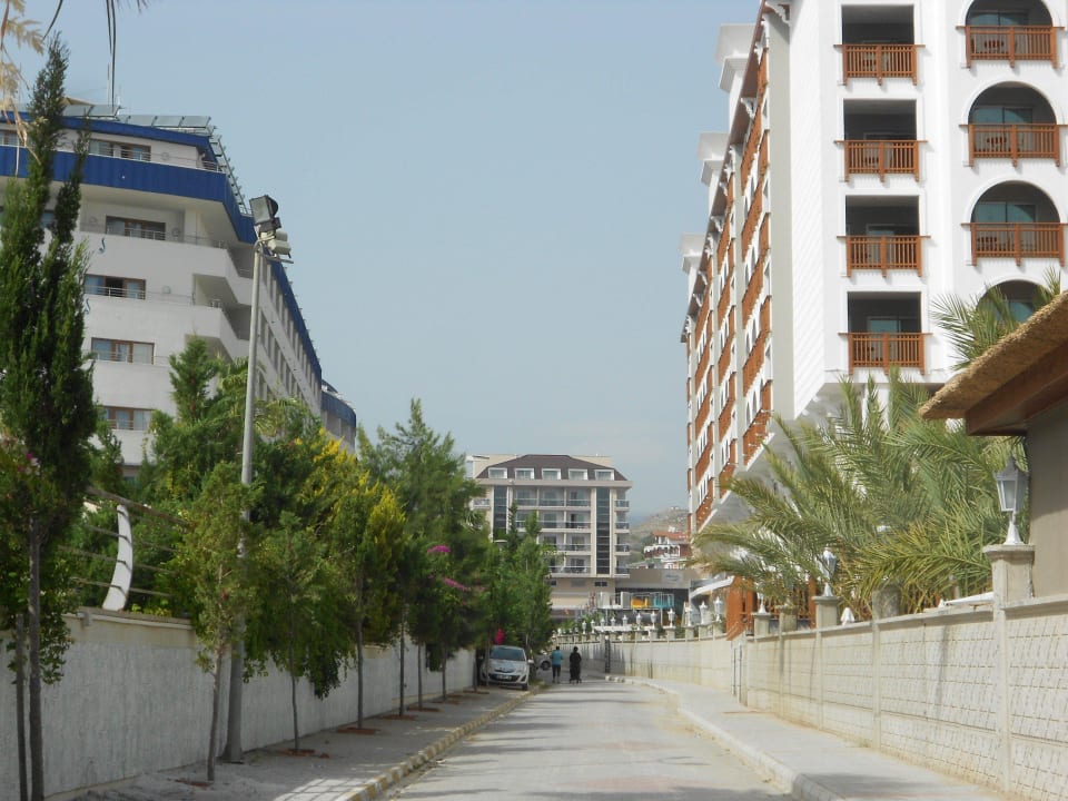 Vom Strand Richtung Dizalya Dizalya Palm Garden