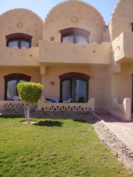 La ns.camera vista dal giardino Hotel Carnelia Beach Resort