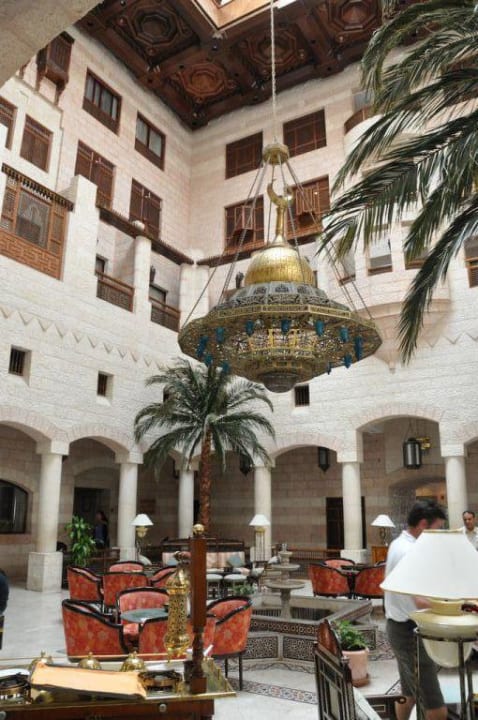 Innenhof Mövenpick Resort Petra