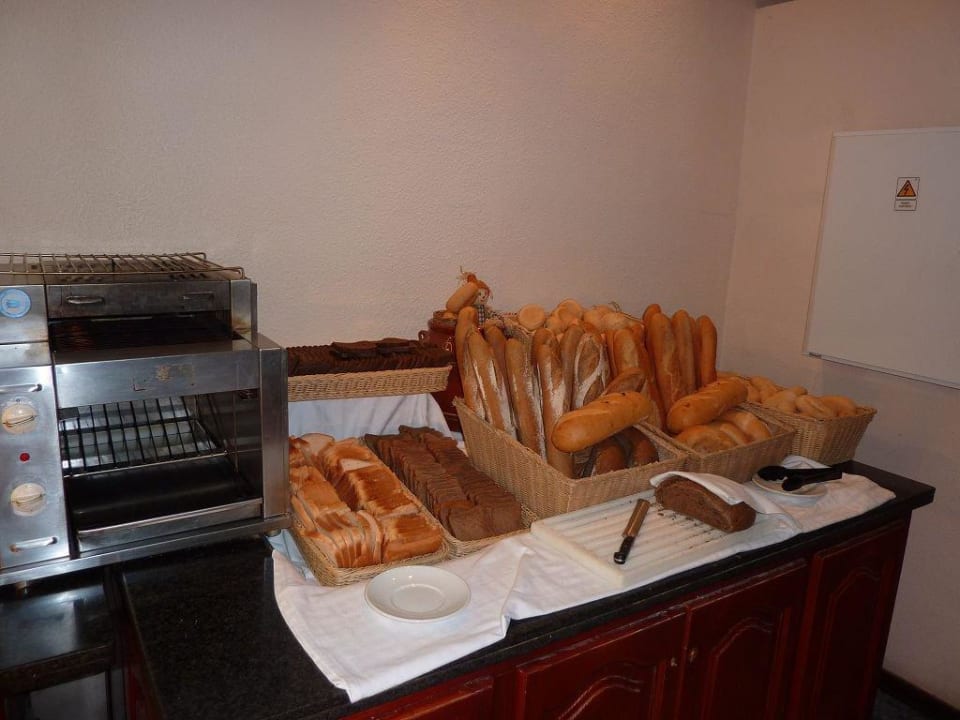 Büffet optisch gut, Speisen gut. BLUESEA Lagos de Cesar