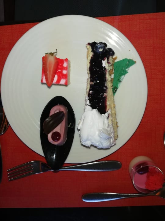 Gastro Pullman Resort Al Marjan Island