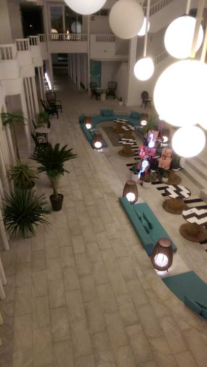 Innenhof Hotel Gold by Marina