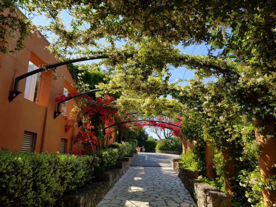 Gartenanlage Kontokali Bay Resort & Spa