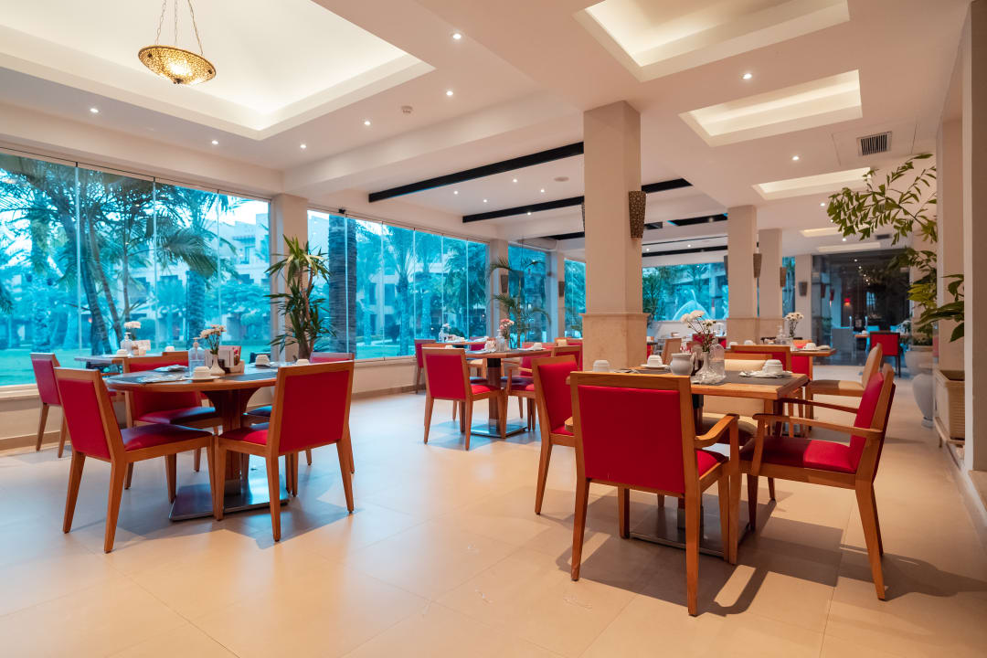 Gastro Swiss Inn Pyramids Golf Resort