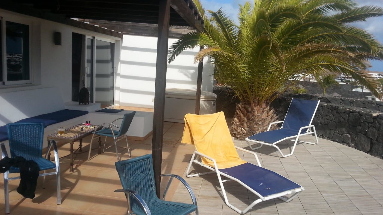 Teilansicht Terrasse mit Whirlpool Dreamplace Bocayna Village