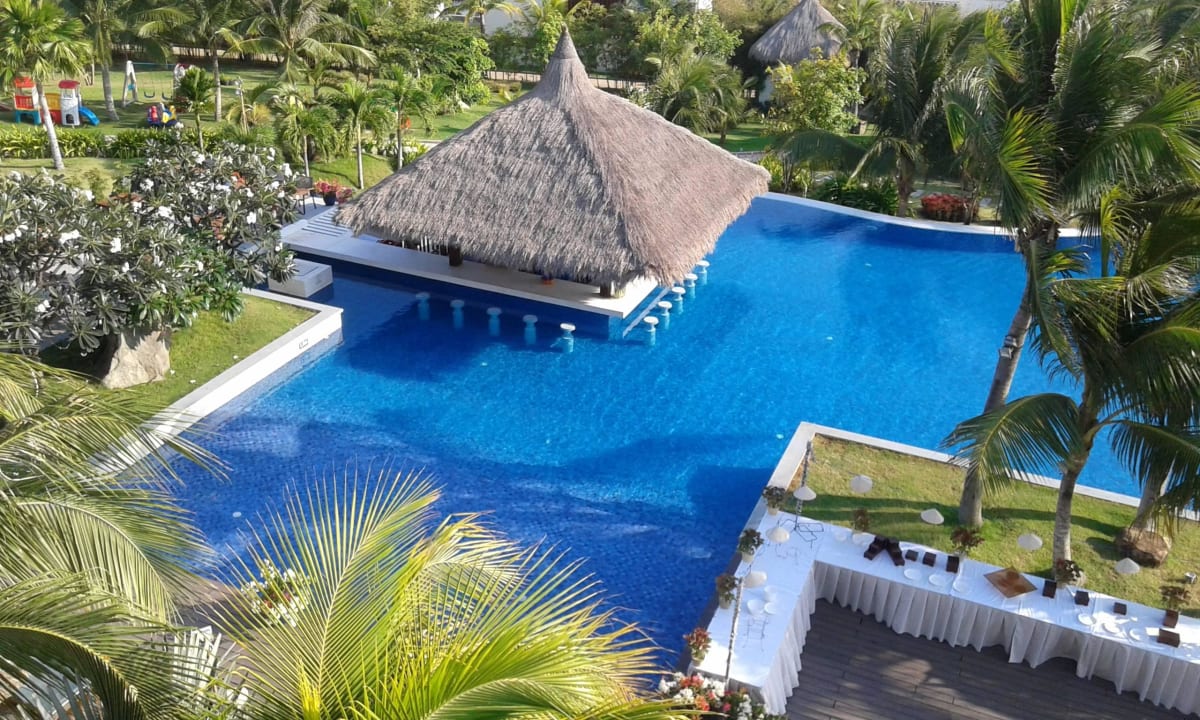 Die Swim-Up-Bar The Cliff Resort & Residences