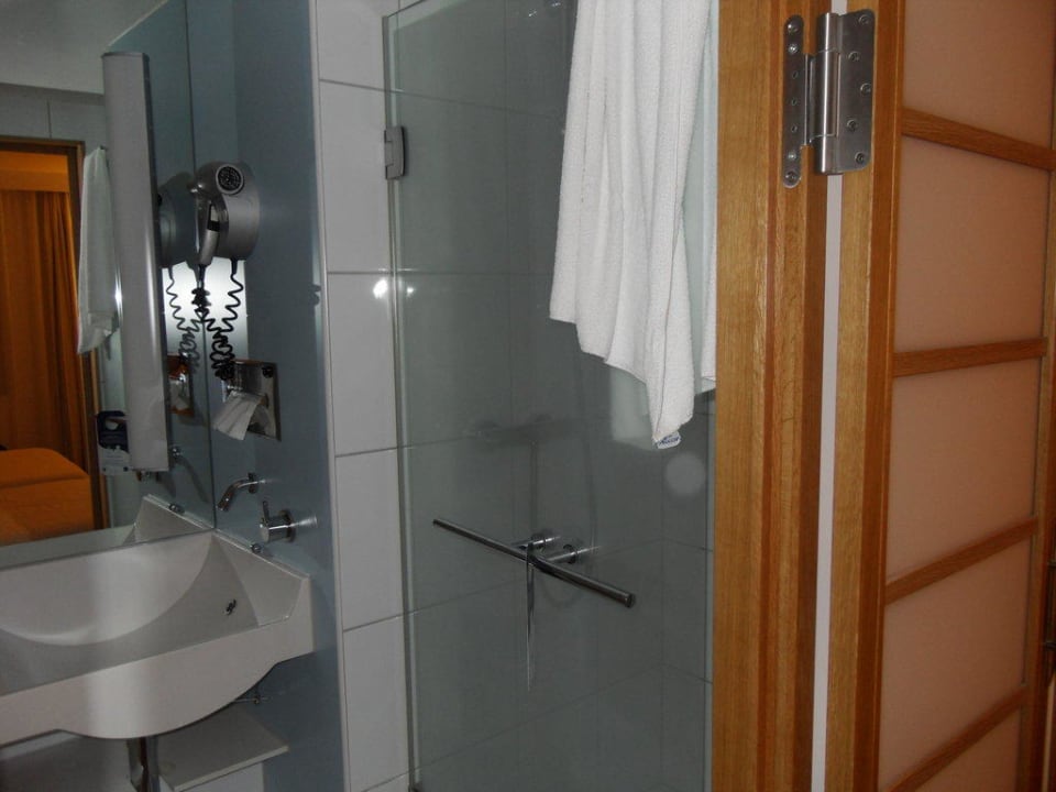 Badezimmer Novotel Hamburg City Alster