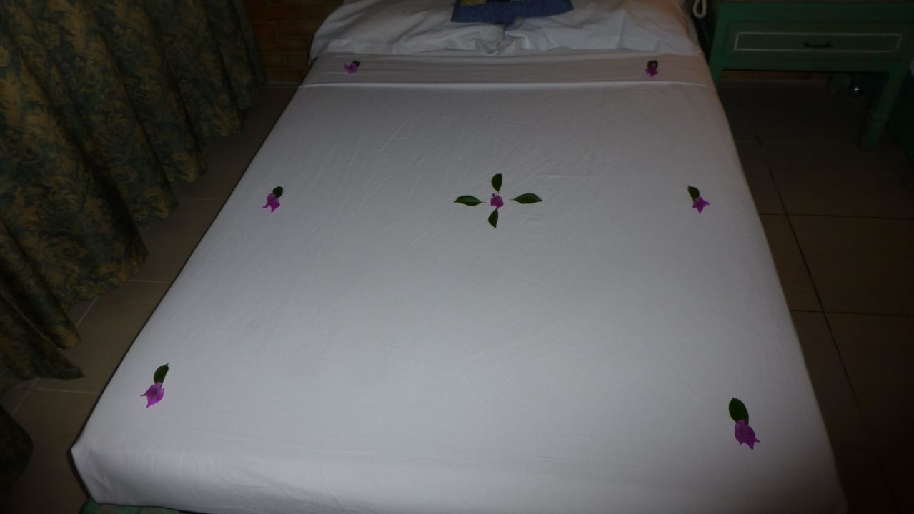 Hübsche Deko auf dem Bett Giftun Azur Resort