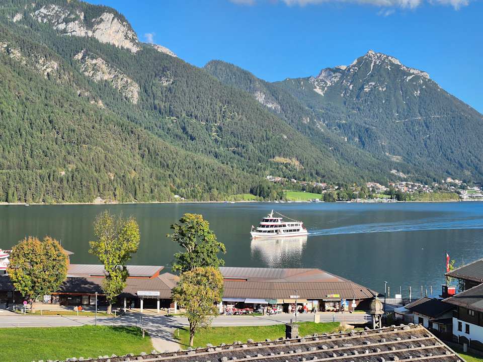 Ausblick Das Karwendel - Ihr Wellness Zuhause am Achensee